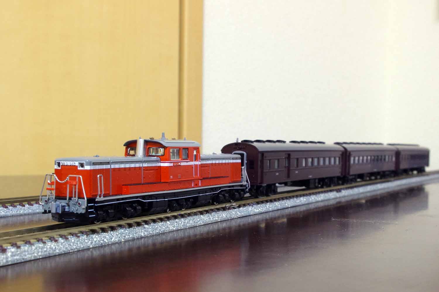 KATO製 DD51-842(お召機)を買ってみた: とある地方のC寝台車
